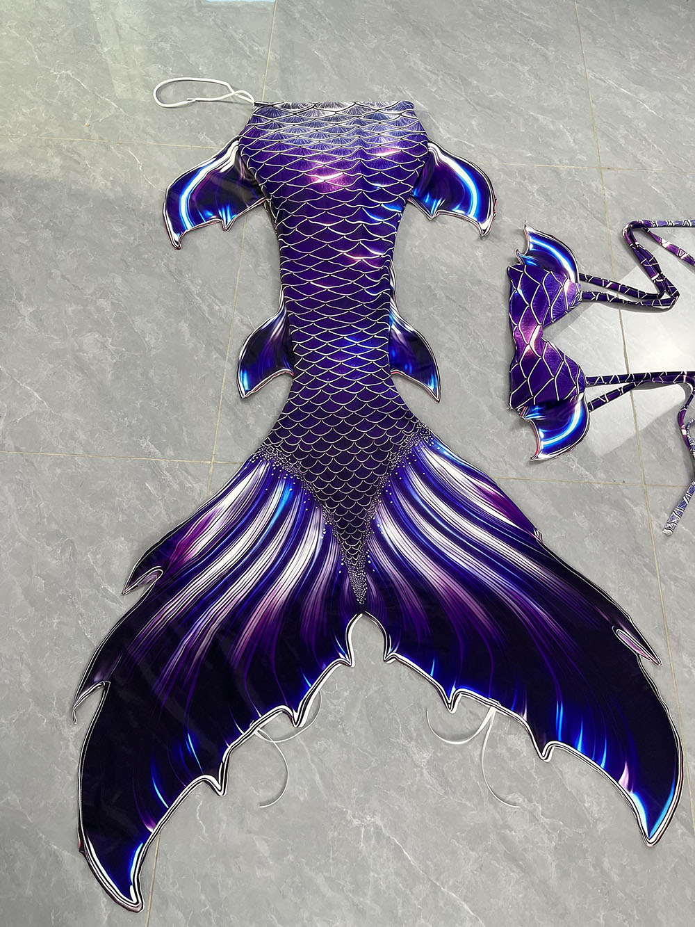 Colorful Dreamy Mermaid Tail A - Aquarium & Marine Museum 评论和价格